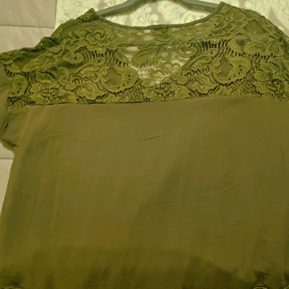 Top - Picture 2 of 2